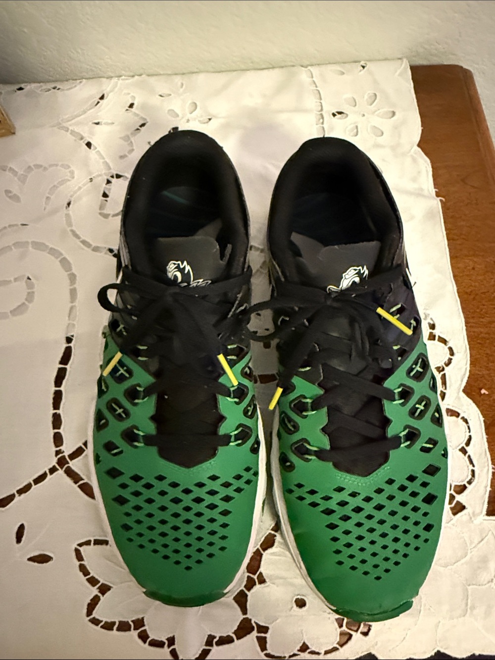 Nike Men's Green and Black Training Sneakers with Yellow Accents